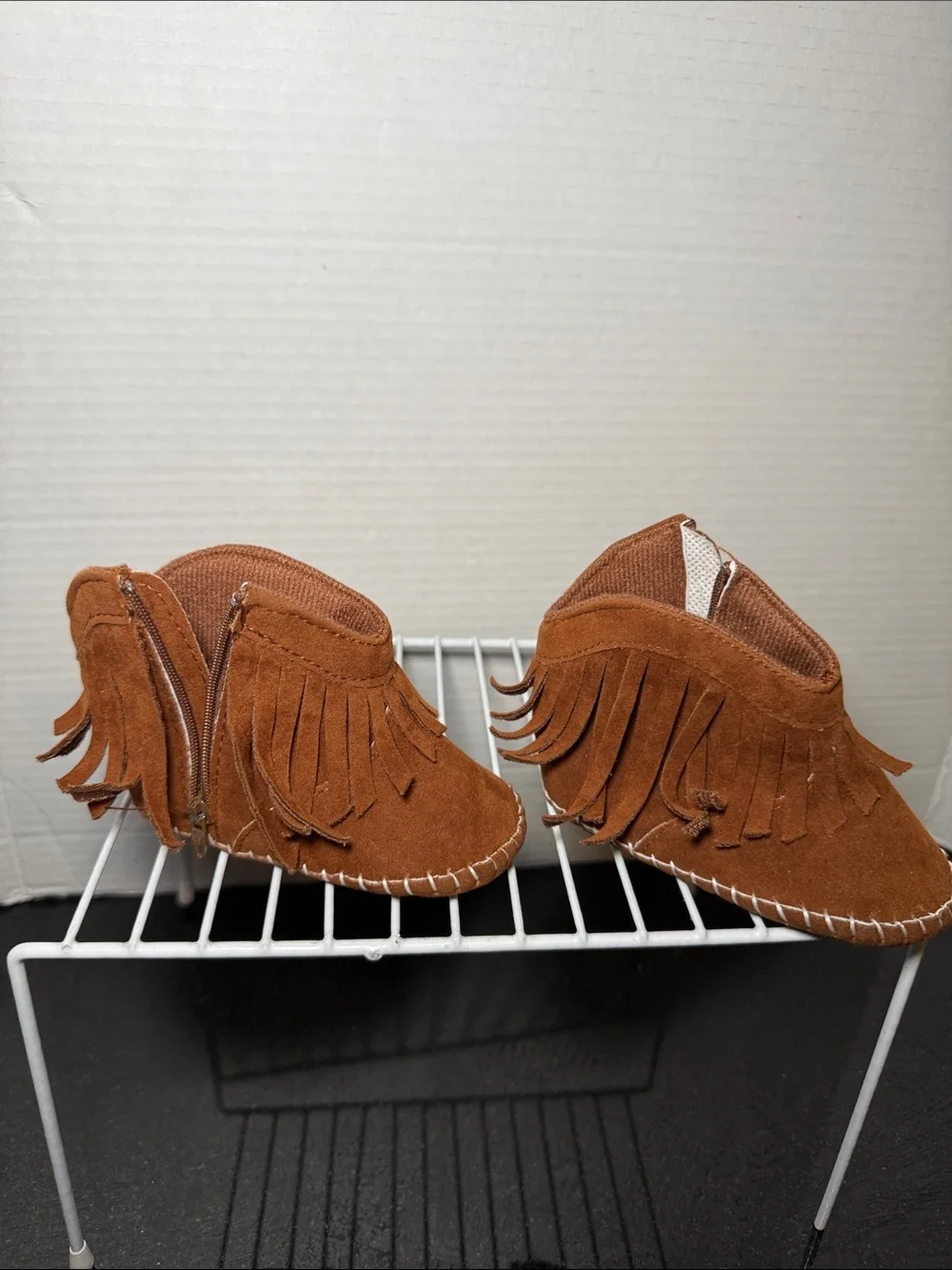 NEW! Baby Girl Faux Suede Fringe Moccasin Booties Size 2